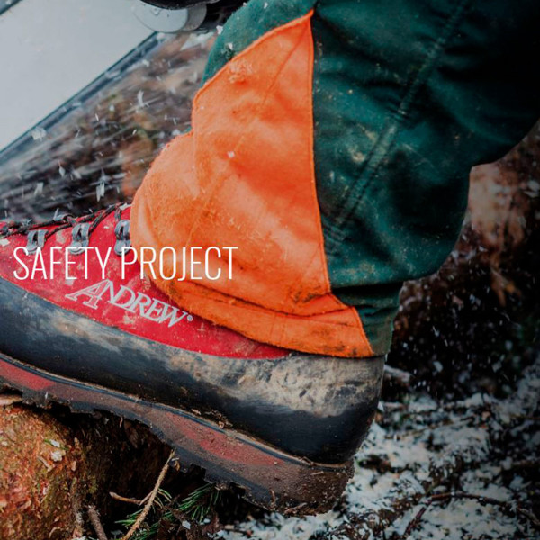 Bota anticorte motosierra Andrew Rozes Wood Clase 3 para trepa 2