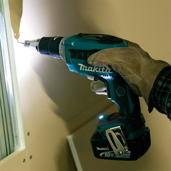 Atornillador inalámbrico pladur. bateria 18V. Makita. Peso 1,7Kg
