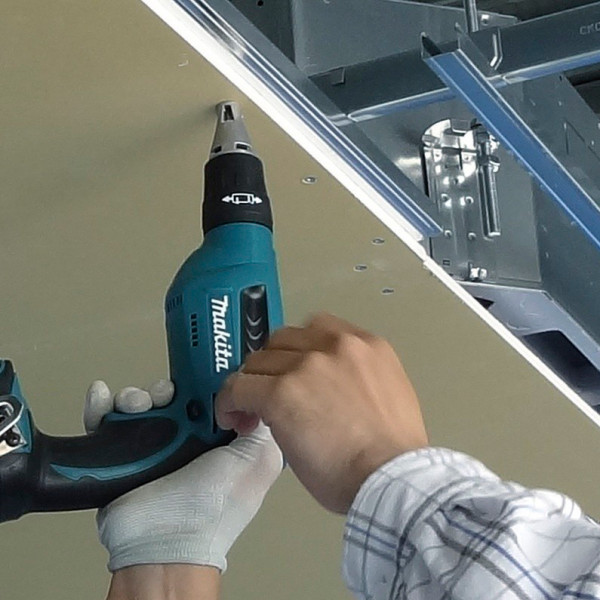 Atornillador inalámbrico pladur. bateria 18V. Makita. Peso 1,7Kg 2