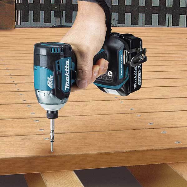 Llave de impacto. Potencia 210Nm. Para batería 18V Makita.