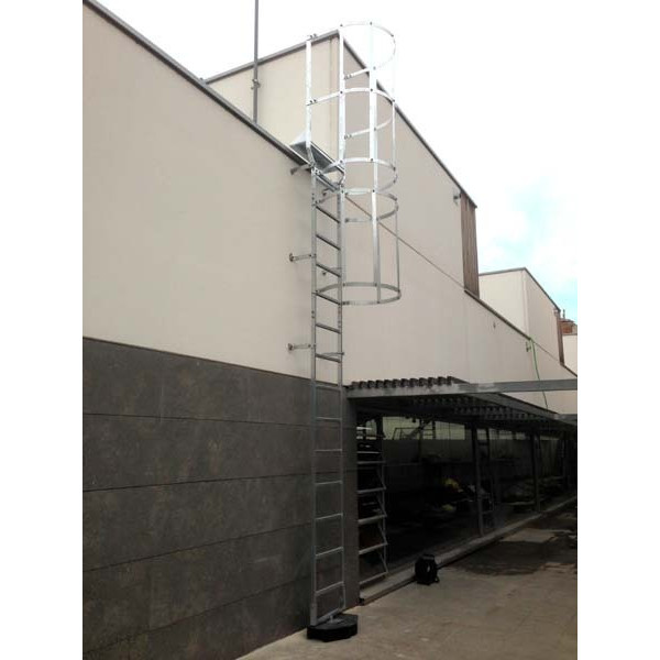 Tramo de escalera galvanizada. 1200mm sin aros quitamiedo