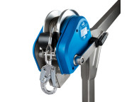 Winch 30m para descenso, elevación y posicionamiento del usuario.