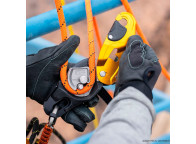 Descensor autofrenante RIG de Petzl para trabajos verticales