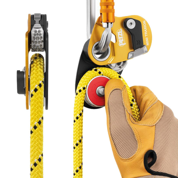 Polea MINI TRAXION de Petzl con bloqueador y rodamiento de bolas