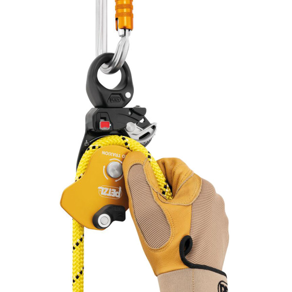 Polea PRO TRAXION Petzl con bloqueo para seguridad y suspensión