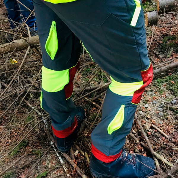 Pantalón anticorte HELIOS para poda y tala de árboles con arnés