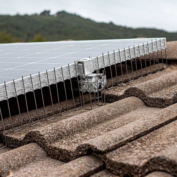 Varillas 13cm para tapar huecos bajo paneles fotovoltaicos. 2